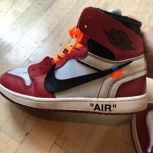 Off White Jordan 1 Chicago size 10.5